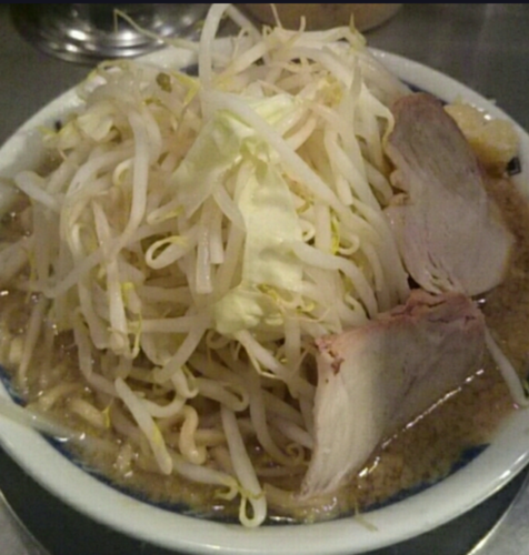 「らーめん中(野菜多め) 780円」@オリジナル極太麺 らーめん天の写真