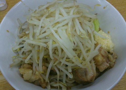 「小　スープ抜き　麺半分　ニンニクアブラ　700円」@ラーメン二郎 環七新新代田店の写真