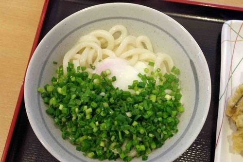 「温玉（一玉）温うどん」@讃岐うどん 條辺の写真