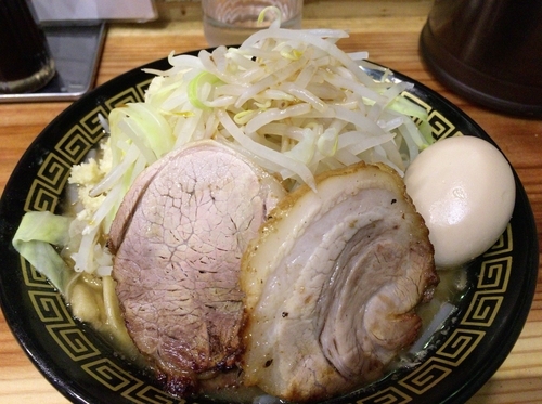 「味玉ラーメン（小）野菜チョイ増し」@中華蕎麦うゑずの写真