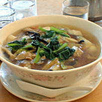 「五目スープそば780円＋大盛100円」@中華四川料理 飛鳥の写真