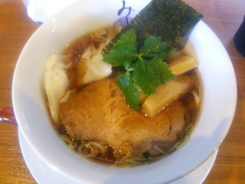 「醤油肉ワンタンメン（細麺）」@麺処 みどり 高崎店の写真