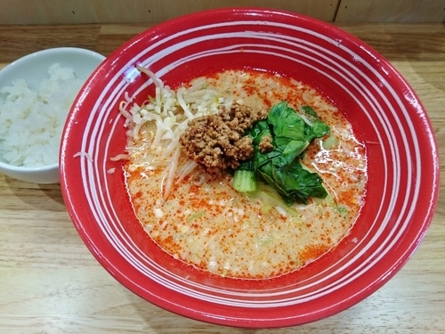 「坦々麺 800円＋ライス 100円」@担々麺琉帆～RuPaN～の写真