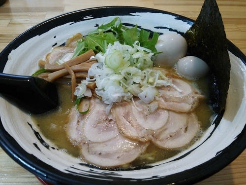 「純粋醤油特製大盛」@モンキーらーめんの写真