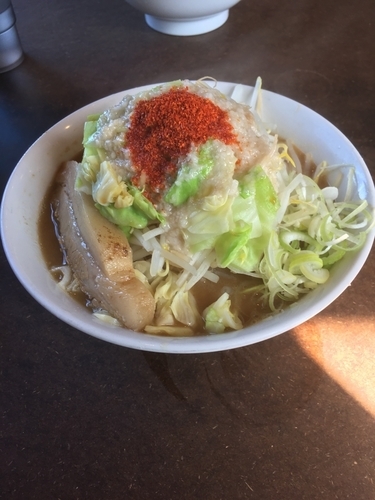 「銀郎（普通、野菜、辛め増し）」@東京背脂 銀の豚の写真