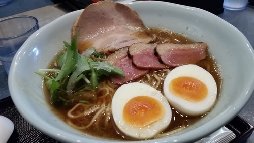 「にほんいち醤油そば」@麺巧 潮の写真