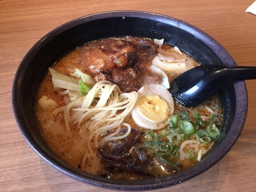 「軟骨角煮ラーメン」@うまか軒の写真