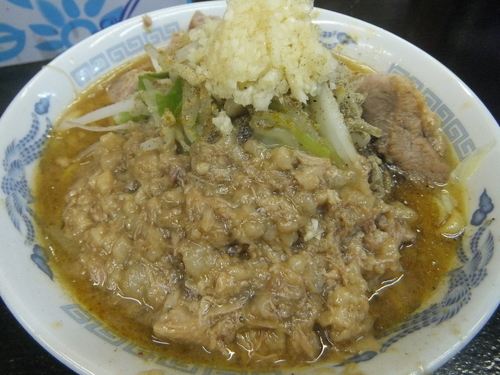 「昼割りカレーラーメン550円(ニンニク背脂魚粉マシ)」@自家製太麺 ドカ盛 マッチョ 難波千日前店の写真