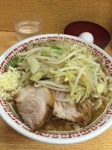 「小 ニンニク 生卵」@ラーメン二郎 環七新新代田店の写真