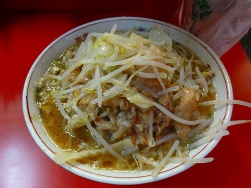 「ラーメン600円麺硬め/ニンニク/濃い目/脂」@ラーメン二郎 三田本店の写真