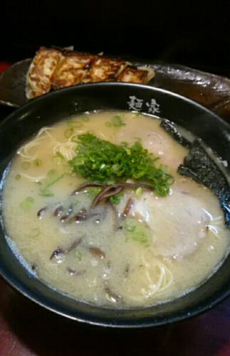 「とんこつラーメン(豚骨100%) 590円」@麺屋じょーだんの写真