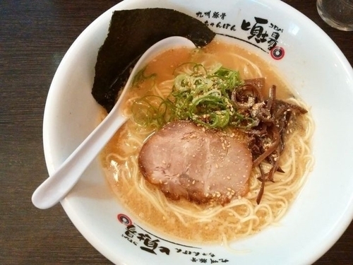 「白頃場ラーメン」@九州豚骨 ちゃんぽん 頃場の写真