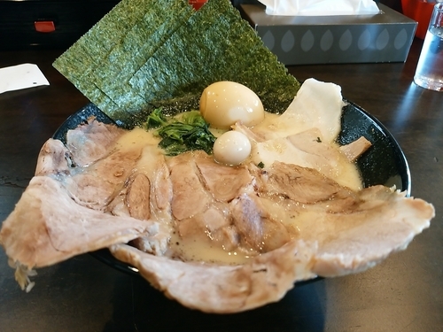 「チャーシューメン(並盛・150g)1.080円」@横浜家系ラーメン 翔家 藤岡店の写真