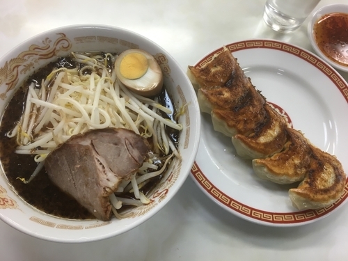 「ラーメン650円、餃子500円」@永楽の写真