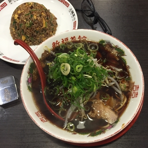 「中華そば並＋焼きめし小」@新福菜館 秋葉原店の写真