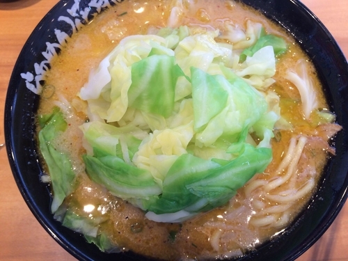 「黄金の味噌ラーメン 720円（キャベツ+100円）」@らあめん花月嵐 日立成沢店の写真