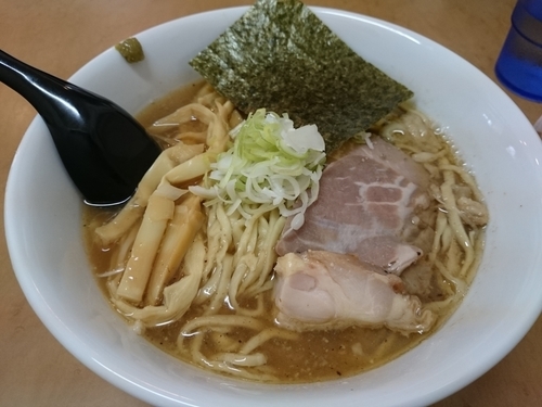「ラーメン(牛スジスープに変更)700円」@打立て自家製麺 ラーメンKの写真