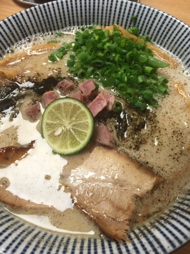 「ラム豚骨らーめん」@自家製麺 MENSHO TOKYOの写真