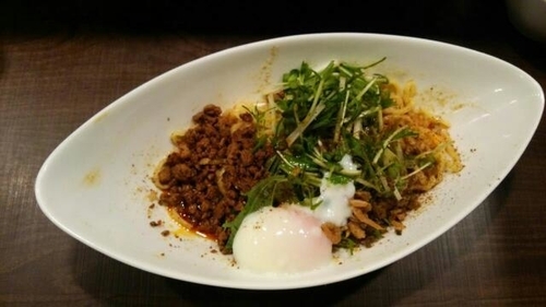「つゆ無し坦坦麺(3)＋半熟玉子」@四川担担麺 阿吽 北浦和店の写真