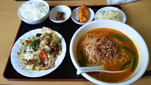「日替わりランチ(回鍋肉+台湾味噌ラーメン)700円」@台湾料理 福福の写真