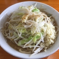 ラーメン、300ｇ、野菜少なめ、ニンニク、カラメ。