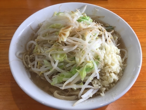 「ラーメン、300ｇ、野菜少なめ、ニンニク、カラメ。」@ラーメン角次の写真