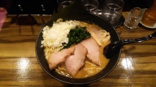 「大和田チャーシューメン＋薬味増し」@麺屋 大和田の写真