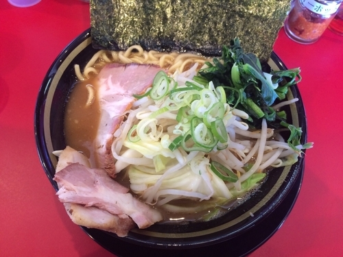 「温野菜ラーメン」@家系ラーメン たつ家の写真