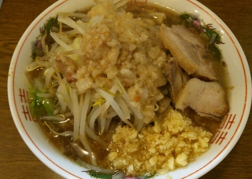 「ラーメン　麺少なめ　ニンニクアブラ　750円」@眞久中の写真