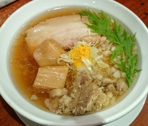 「牛そば 醬油 800円」@麺や 松辰の写真