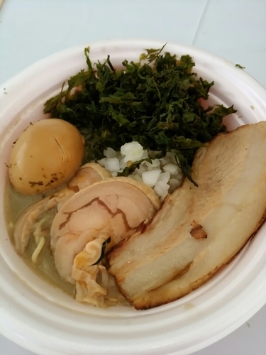 「ニボだく鶏そば（セレブ盛り）＠麺屋むじゃき×味箪笥」@水戸のラーメンまつりⅡ ～炎のラーメンウィーク～の写真