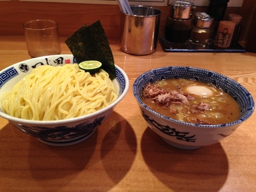 「豚崩しつけ麺大盛り    1280円」@つじ田 日本橋八重洲店の写真
