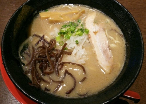 「豚骨らぁめん＋餃子　1000円（セット価格）」@関東極濃豚骨らぁめん 葉隠～HAGAKURE～の写真