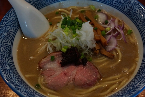 「アジとツブ貝の白湯ラーメン（限定）」@麺処 ほん田の写真