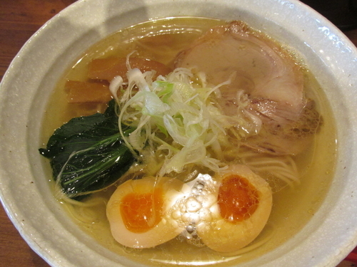 「味玉塩ラーメン　「734円」」@らーめんすずらんの写真