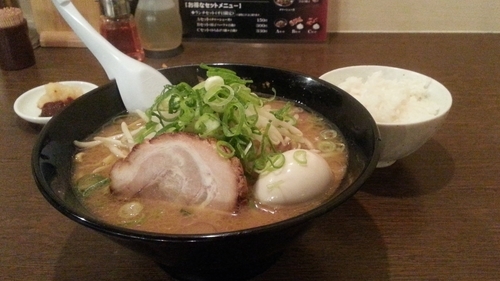 「濃厚太麺+味玉+ライス」@新和歌山らーめん 極ジョーの写真