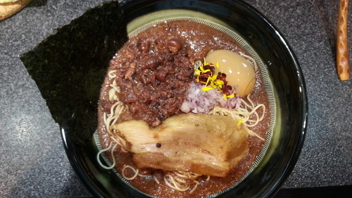 「限定 恋い蛍 爆濃ラーメン」@烈志笑魚油 麺香房 三くの写真