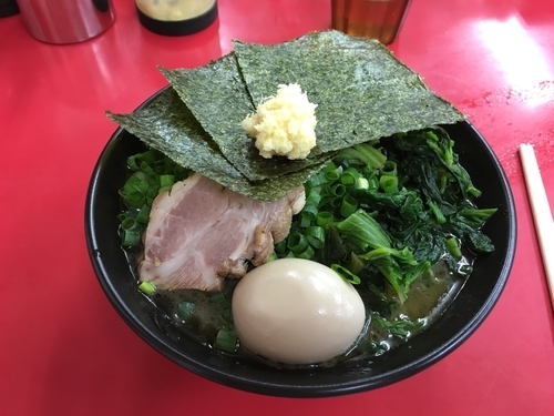 「半熟味玉ラーメン 万能ネギ ほうれん草」@武蔵家直系 ぼうそう家の写真