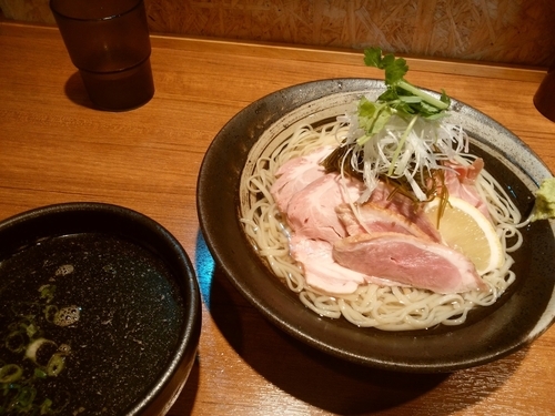 「鴨つけそば」@寿製麺よしかわ 川越店の写真