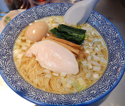 「純鶏塩らぁ麺「清澄」【期間食数限定】＋味玉他（910円）」@豚骨一燈の写真
