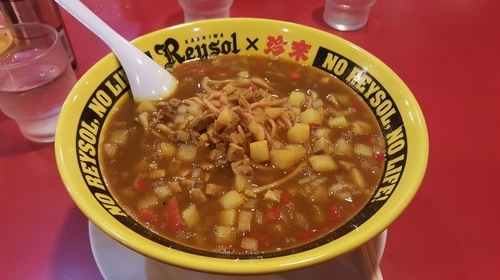 「柏から世界へ！レイソルカレーラーメン」@珍來 取手店の写真