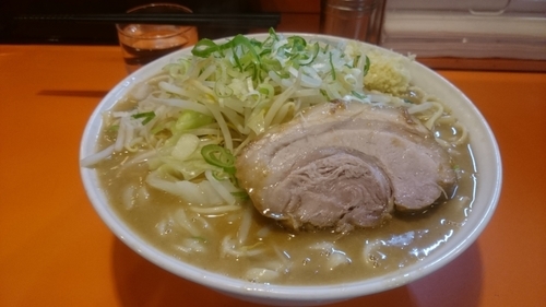 「ラーメン、特盛、野菜少なめ、ニンニク、ねぎ」@ちばからの写真