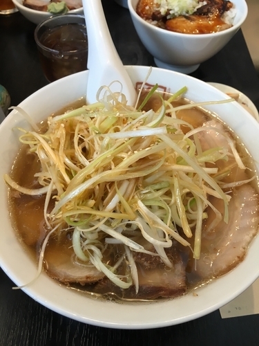 「ネギ焼豚ラーメン1,040円」@喜多方ラーメン坂内 笹塚店の写真