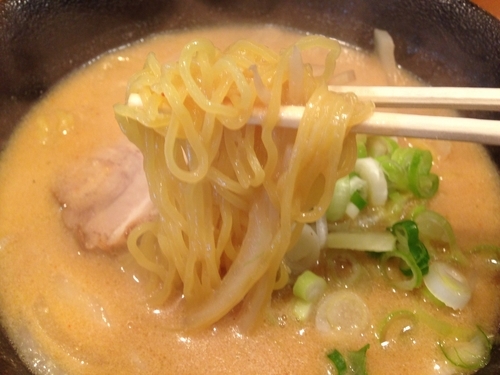 「濃厚味噌らーめん　￥８３０」@濃厚味噌らーめん さかえ屋の写真