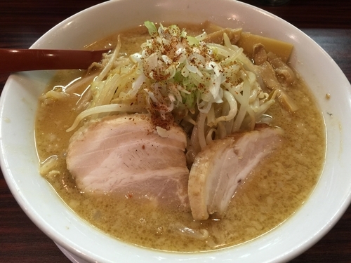 「味噌やさいらあめん」@煮干しらあめん 燕黒の写真