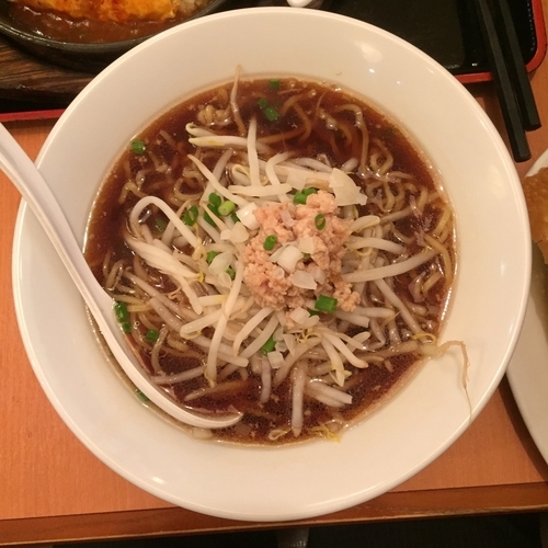 「黒かけラーメン」@中華食堂 一番館 新大久保店の写真