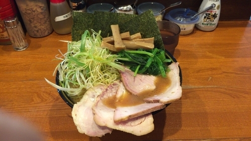 「中盛チャーシュー、極太メンマ白髪ネギ」@末廣家の写真