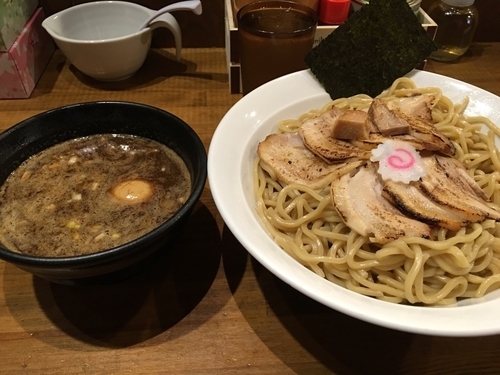 「特製濃厚つけ麺特盛・あつもり・チャーシュー 1100+300」@馳走麺 狸穴の写真