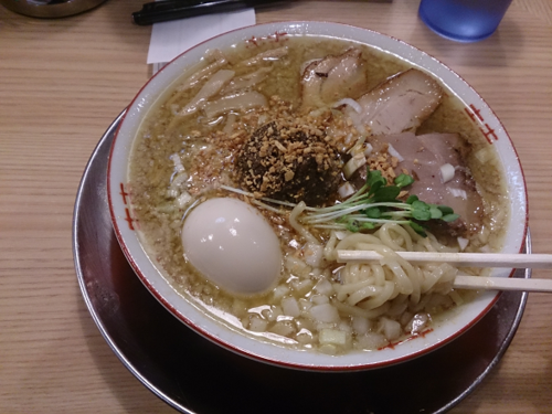 「【限定】カレーなアブラ煮干そば＋味玉」@煮干そば 流。の写真