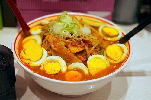 「五目味噌タンメン+サービススラタマ980円」@蒙古タンメン 中本 高田馬場店の写真